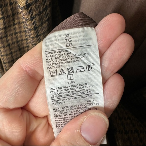 Old Navy Notched-Collar Pixie Blazer Jacket in Brown Houndstooth - Picture 5 of 7